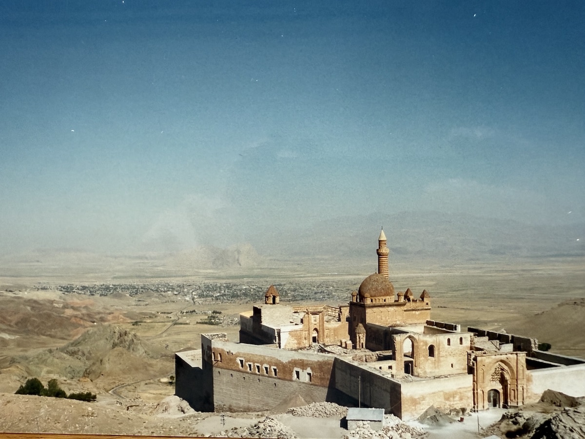 İshak Paşa Sarayı (c.1995)
