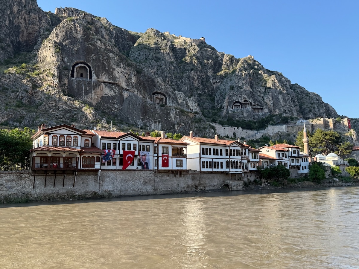 Rock Tombs and Ottoman Houses, Amasya